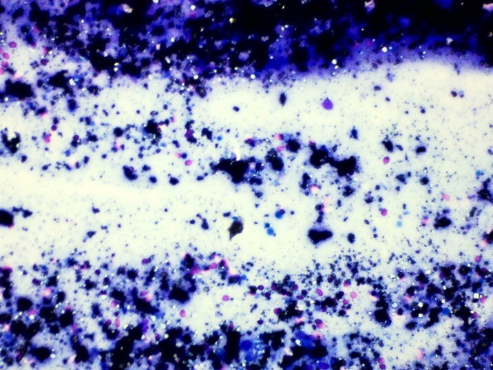 cristais do Hidróxido de Cálcio em roxo claro e cores similares